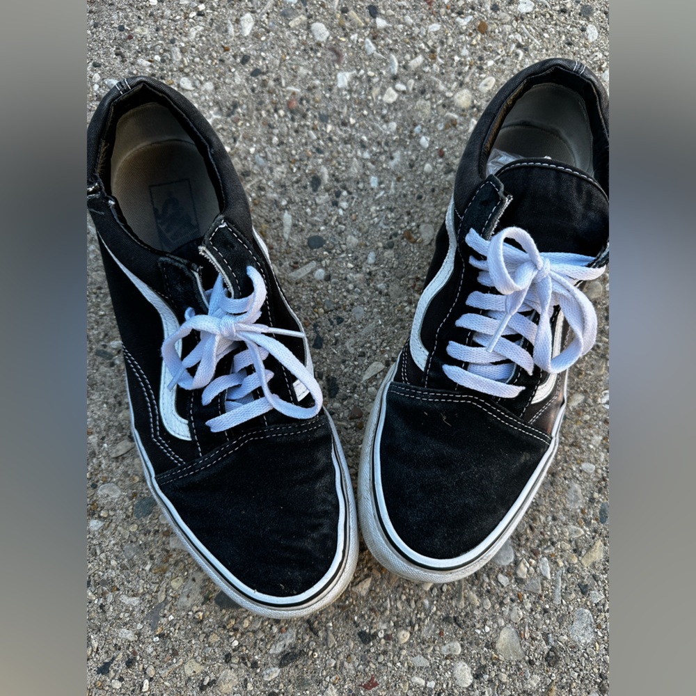 Vans Old Skool Size 11 Low Top Sneaker Black Suede Canvas Lace Up